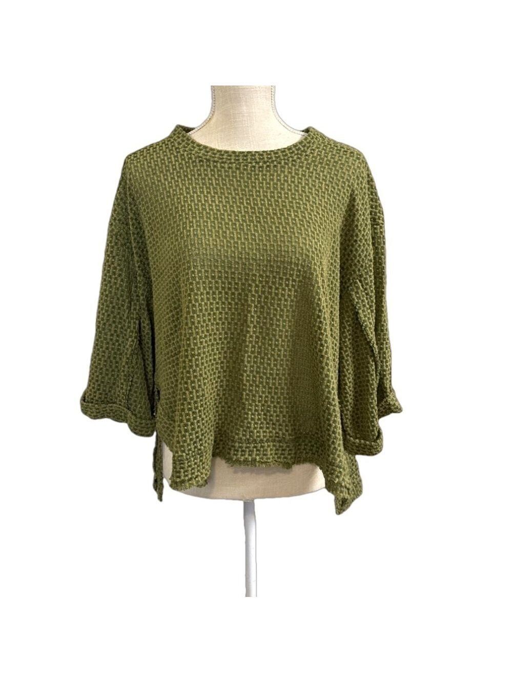 Women's Umgee Lightweight Green Boxy Sleeve Sweater. Size Medium